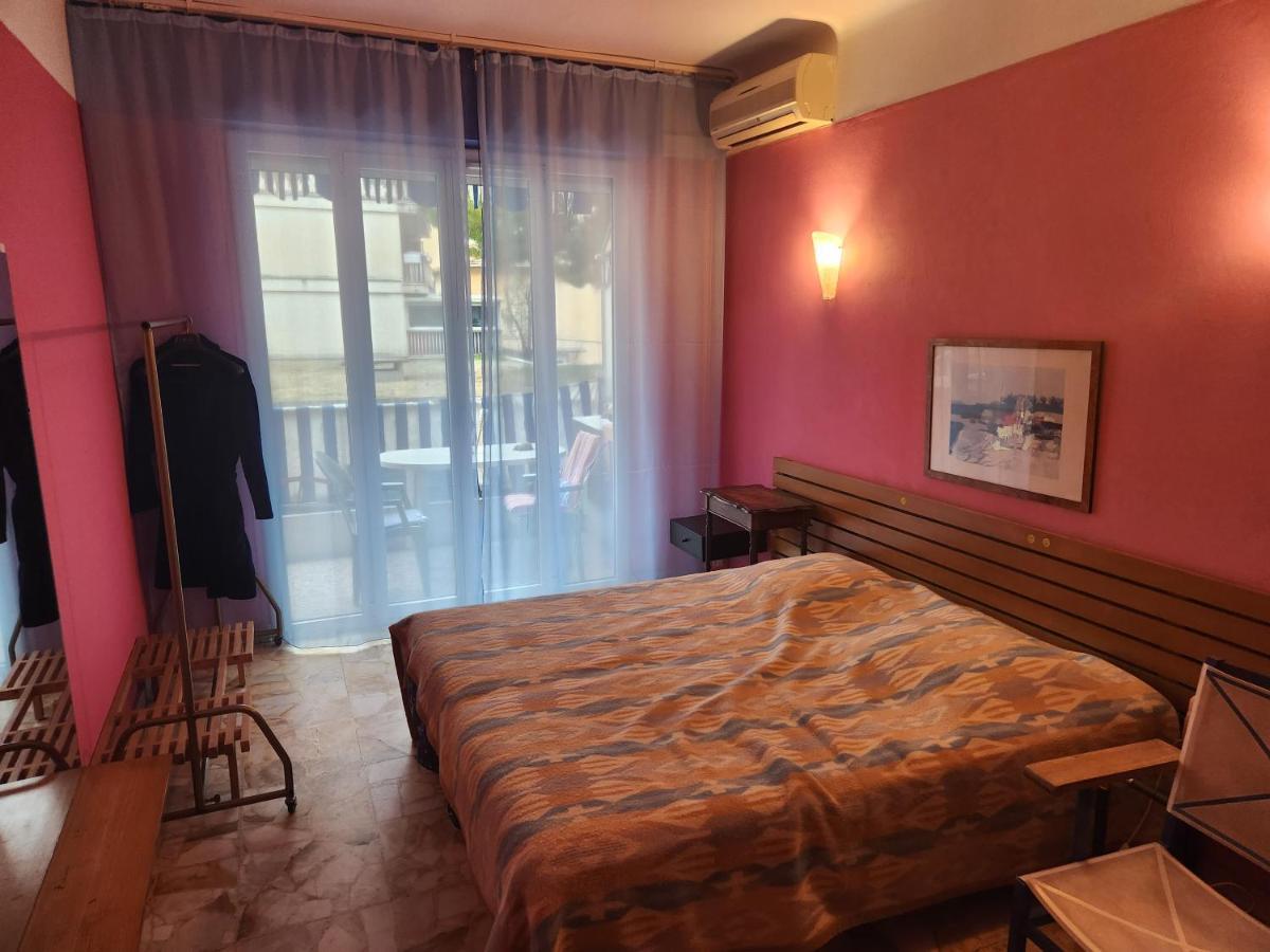 Big Apart 140M2 5Min Walk To Beach Sea &Promenade 3 Double Rooms,Big Living Room 42M2, 3 Showers,9 Beds, Free Parking Nice Dış mekan fotoğraf